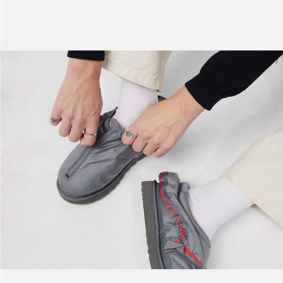 UGG Tasman Shroud Zip - Picture 1 of 9